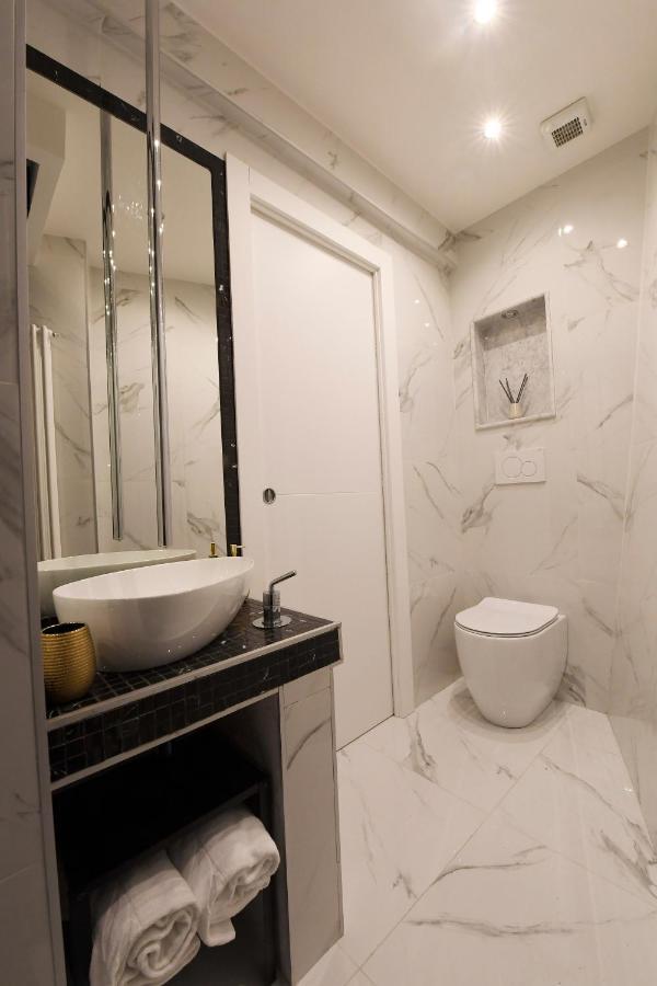 Easy Holidays - Suite Colosseo Apartment Rom